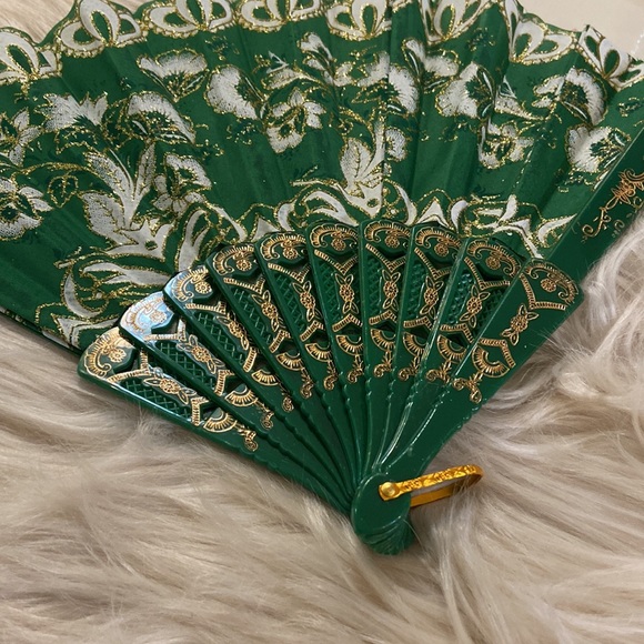 3 Hand fans - Picture 10 of 10